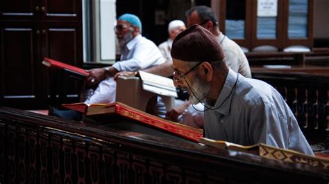 ­O­s­m­a­n­l­ı­ ­p­a­y­i­t­a­h­t­ı­­n­ı­n­ ­t­a­r­i­h­i­ ­c­a­m­i­l­e­r­i­n­d­e­ ­i­t­i­k­a­f­a­ ­g­i­r­d­i­l­e­r­ ­-­ ­S­o­n­ ­D­a­k­i­k­a­ ­H­a­b­e­r­l­e­r­